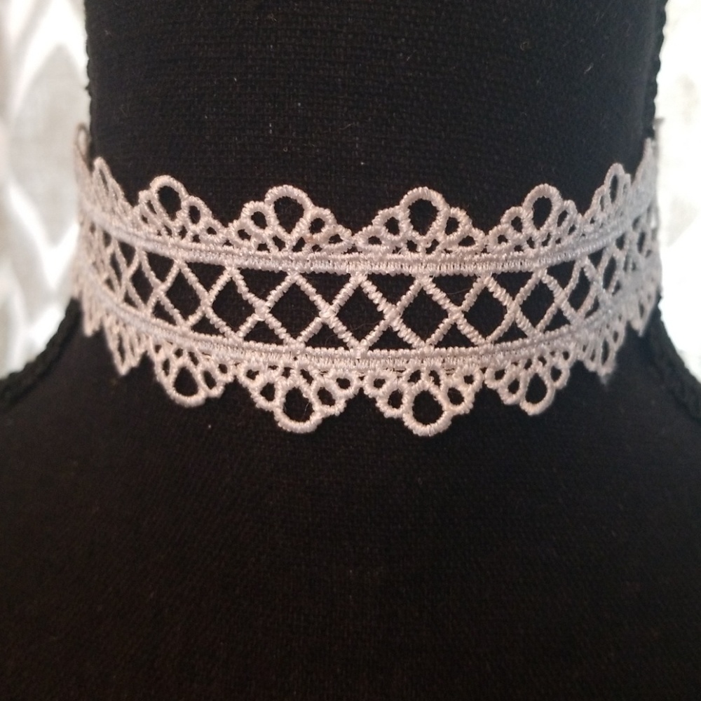 Choker necklace